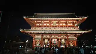 Brama Hōzōmon w Asakusie