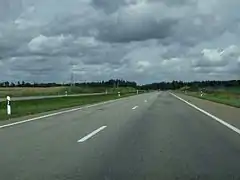 Autostrada A2 w pobliżu miasta Poniewież