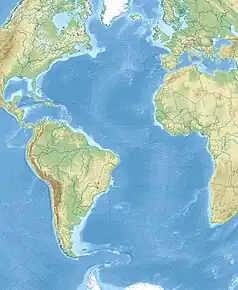 Mapa konturowa Oceanu Atlantyckiego, u góry po lewej znajduje się punkt z opisem „Morze Sargassowe”