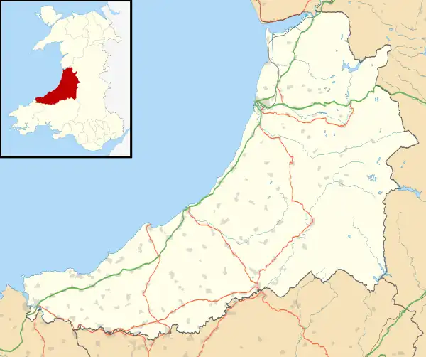 Mapa konturowa Ceredigion, blisko centrum po lewej na dole znajduje się punkt z opisem „New Quay”