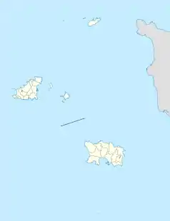 Mapa konturowa Wysp Normandzkich, blisko centrum po prawej na dole znajduje się punkt z opisem „Saint Lawrence”