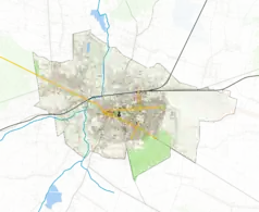 Mapa konturowa Chełma, po lewej znajduje się punkt z opisem „Cmentarz polskokatolicki w Chełmie”