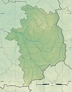 Mapa konturowa Cher, blisko dolnej krawiędzi nieco na lewo znajduje się punkt z opisem „źródło”, natomiast po lewej nieco u góry znajduje się punkt z opisem „ujście”