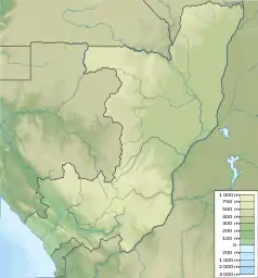 Mapa konturowa Konga, blisko górnej krawiędzi nieco na prawo znajduje się punkt z opisem „źródło”, natomiast po prawej znajduje się punkt z opisem „ujście”