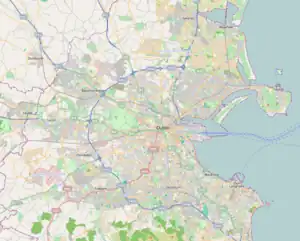 Mapa konturowa Dublina, w centrum znajduje się punkt z opisem „Kolegium Trójcy Świętej w Dublinie”