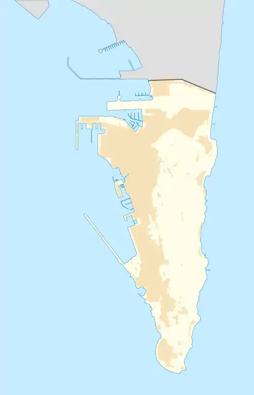 Mapa konturowa Gibraltaru, na dole po prawej znajduje się punkt z opisem „Jaskinia Gorhama”