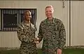 Gen. Hagee z Marines ubrani w standardowe mundury MARPAT