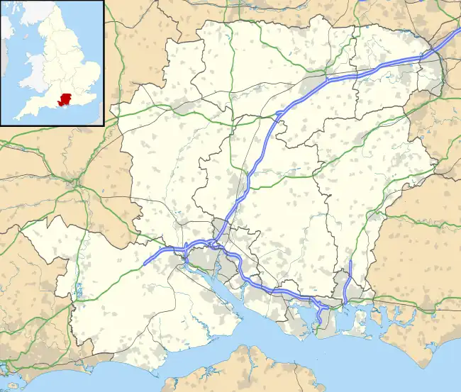 Mapa konturowa Hampshire, po prawej nieco na dole znajduje się punkt z opisem „Keydell House”