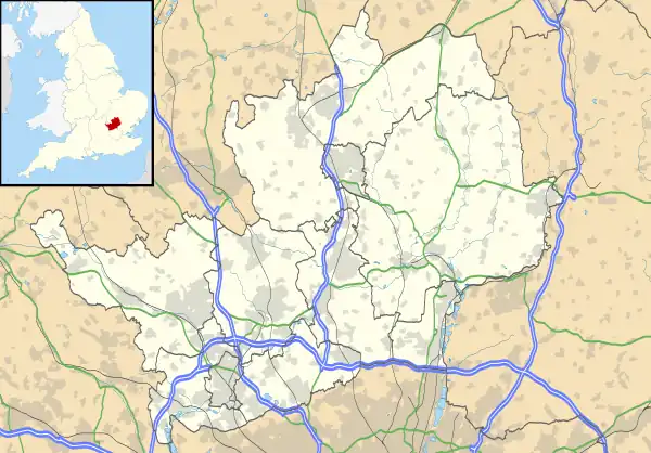 Mapa konturowa Hertfordshire, po prawej znajduje się punkt z opisem „Bishop’s Stortford”