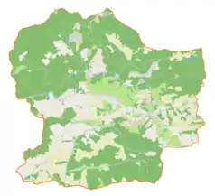 Mapa konturowa gminy Istebna, u góry nieco na prawo znajduje się punkt z opisem „Kościół Matki Bożej Fatimskiej w&nbsp;Istebnej”