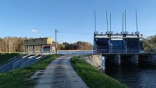 Urządzenia hydrotechniczne zamykające zbiornik wodny