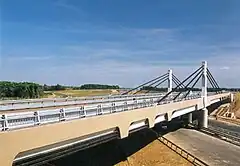 Wiadukt Korongi znajdujący się na węźle z autostradą M7