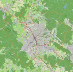 Mapa konturowa Liberca, blisko centrum na prawo znajduje się punkt z opisem „Uniwersytet Techniczny w Libercu”