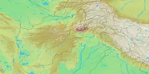 Mapa hipsometryczna. Afganistan i okoliczne kraje. Granice państw. Bladoczerwony obszar w środku