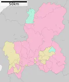 Mapa konturowa prefektury Gifu, blisko centrum na dole znajduje się punkt z opisem „Mino”