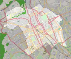 Mapa konturowa Nancy, blisko centrum na prawo znajduje się punkt z opisem „Katedra Notre-Dame-de-l’Annonciation w Nancy”