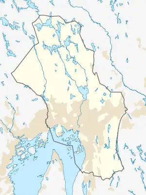 Mapa konturowa Oslo, blisko centrum na lewo znajduje się punkt z opisem „Holmenkollbakken”