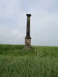 Obelisk upamiętniający samobójczą śmierć jedynego syna Kacpra Denhoffa