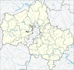 Mapa konturowa obwodu moskiewskiego, blisko centrum na lewo u góry znajduje się punkt z opisem „Monaster Zmartwychwstania Pańskiego”