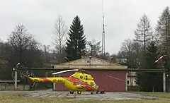 Poprzedni stan bazy lądowiska wraz z byłym śmigłowcem Mi-2 (SP-SXG)