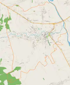 Mapa konturowa Pilzna, blisko centrum na prawo znajduje się punkt z opisem „Pilzno, cmentarz wojenny nr 237”