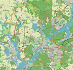 Mapa konturowa Poczdamu, blisko centrum na dole znajduje się ikonka pałacu z opisem „Pałac miejski w Poczdamie”