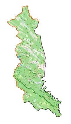 Mapa konturowa powiatu bieszczadzkiego, w centrum znajduje się punkt z opisem „Zbór luterański w Bandrowie”