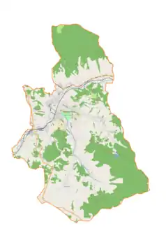 Mapa konturowa gminy Rabka-Zdrój, blisko centrum na lewo znajduje się punkt z opisem „Cmentarz wojenny nr 233Rabka”