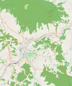 Mapa konturowa Rabki-Zdroju, blisko centrum po lewej na dole znajduje się punkt z opisem „Cmentarz wojenny nr 233Rabka”