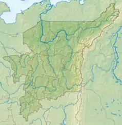 Mapa konturowa Komi, po lewej nieco na dole znajduje się punkt z opisem „źródło”, natomiast blisko lewej krawiędzi nieco u góry znajduje się punkt z opisem „ujście”