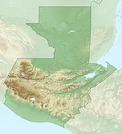 Mapa konturowa Gwatemali, po lewej nieco na dole znajduje się czarny trójkącik z opisem „Tajumulco”