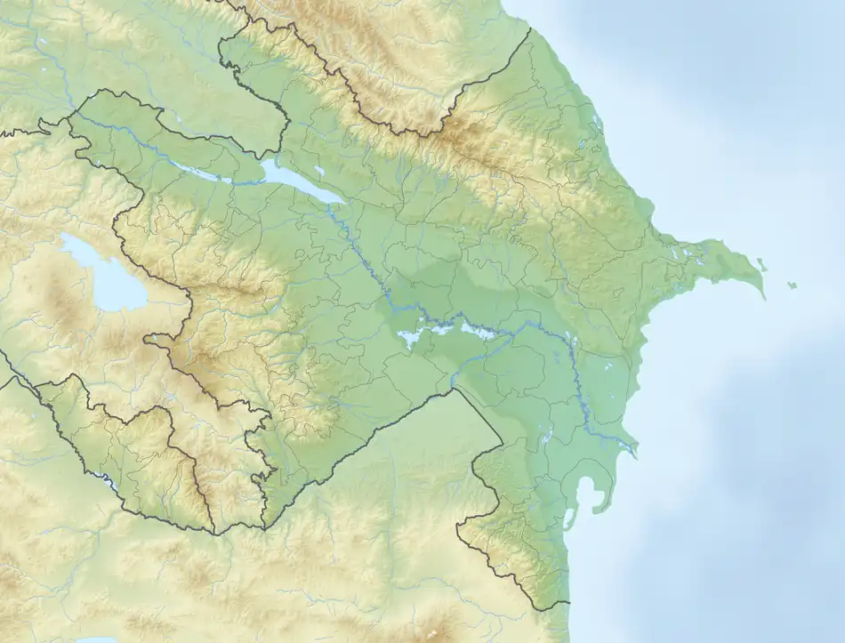 Mapa konturowa Azerbejdżanu, u góry znajduje się czarny trójkącik z opisem „Bazardüzü”