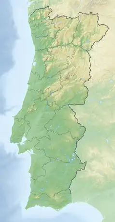 Mapa konturowa Portugalii, blisko lewej krawiędzi znajduje się punkt z opisem „Berlengas”