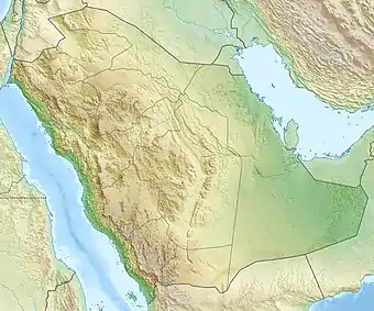 Mapa konturowa Arabii Saudyjskiej, u góry nieco na prawo znajduje się punkt z opisem „miejsce bitwy”