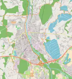 Mapa konturowa Skoczowa, blisko centrum na lewo znajduje się punkt z opisem „Zamek w Skoczowie”