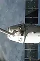 Dragon SpX-1 odciągany od stacji przez Canadarm2 po odcumowaniu