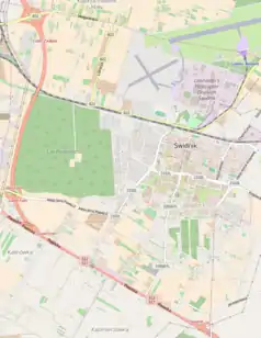 Mapa konturowa Świdnika, blisko centrum na lewo znajduje się punkt z opisem „Leśniczówka”