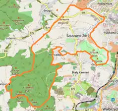 Mapa konturowa Szczawna-Zdroju, blisko centrum u góry znajduje się punkt z opisem „Dworzysko”