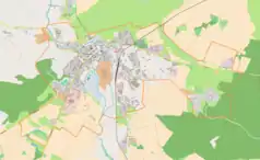 Mapa konturowa Trzebiatowa, blisko centrum na lewo znajduje się punkt z opisem „Kaplica św. Gertrudy w Trzebiatowie”