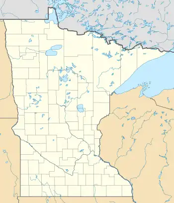 Mapa konturowa Minnesoty, na dole znajduje się punkt z opisem „Xcel Energy Center”